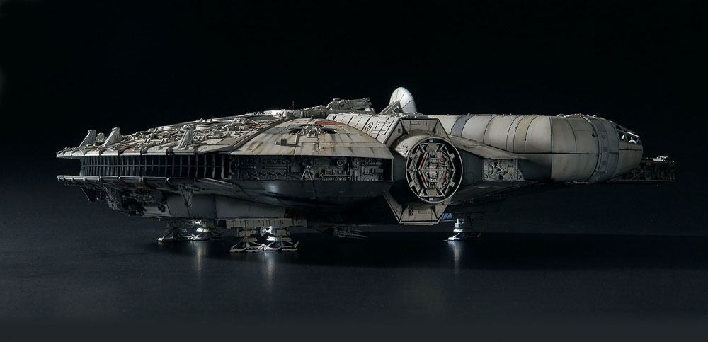 Star Wars Episode IV Perfect Grade Bandai Plastic Model Kit 1/72 Millennium Falcon 48 cm