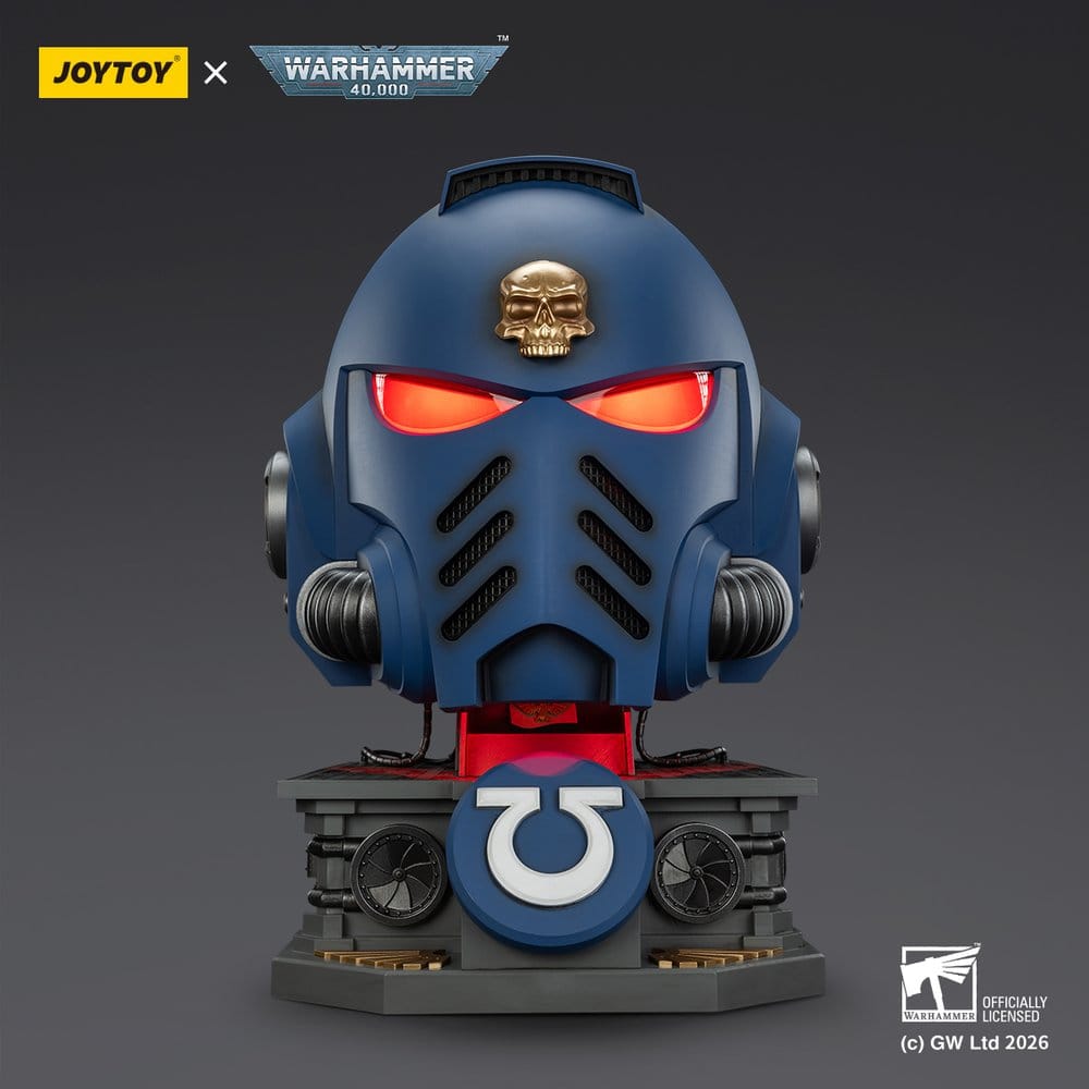 JOYTOY Warhammer 40,000 Captain MkX Helmet & Display Stand Ultramarines 44 cm (Pre-Order)