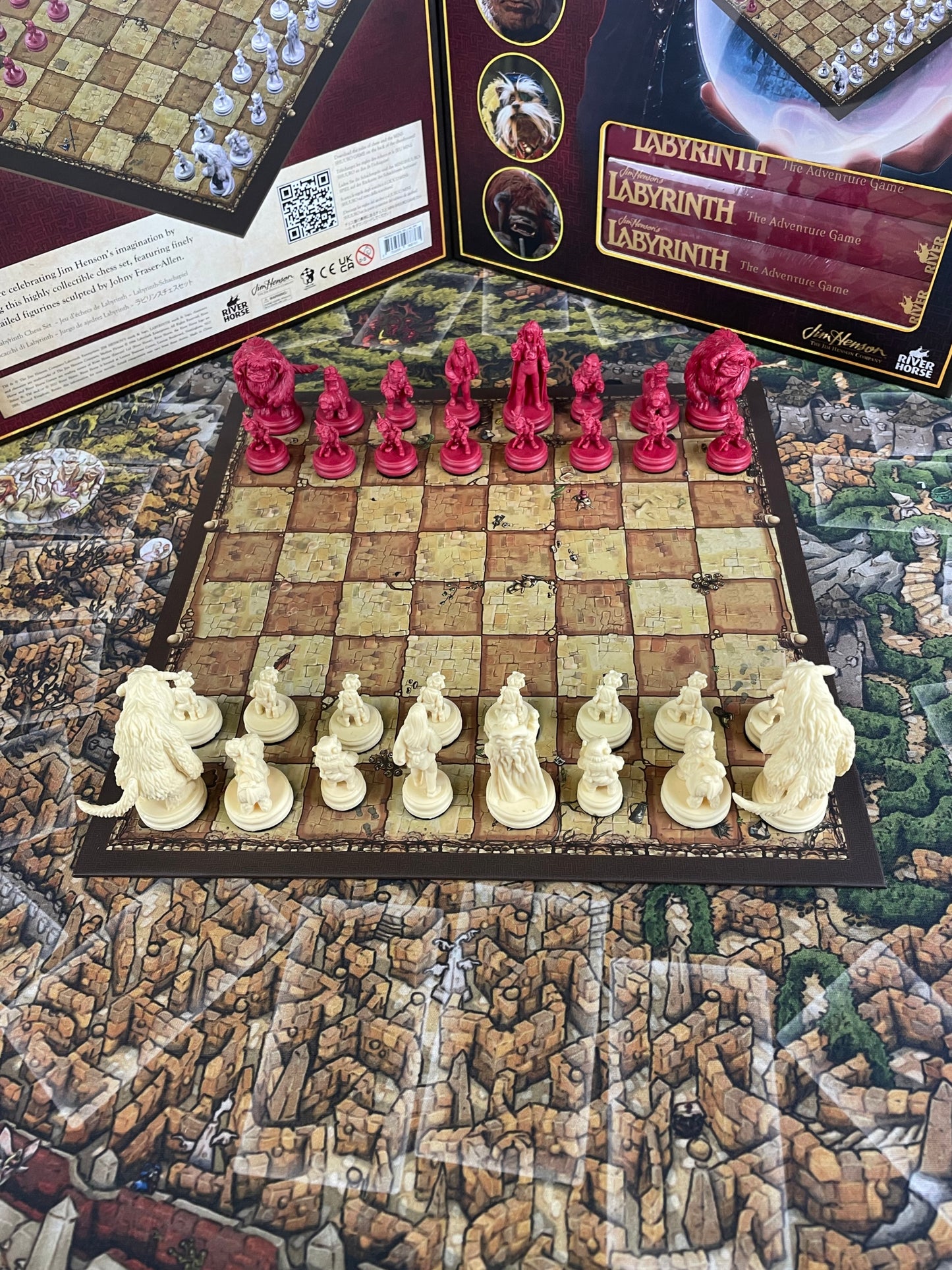 Labyrinth: Chess Set