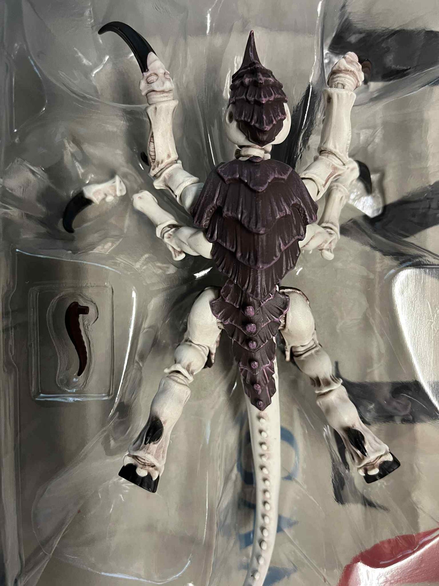 (DAMAGED) JOYTOY Warhammer 40k Action Figure 1/18 Tyranids Hive Fleet Leviathan Hormagaunt 2 10 cm