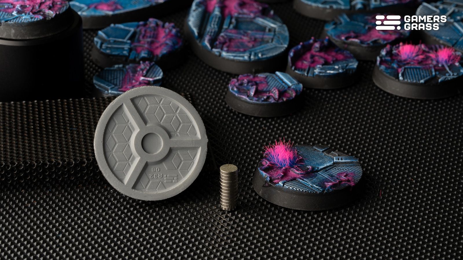 Alien Infestation Bases, Round 32mm (x8) - Gamers Grass