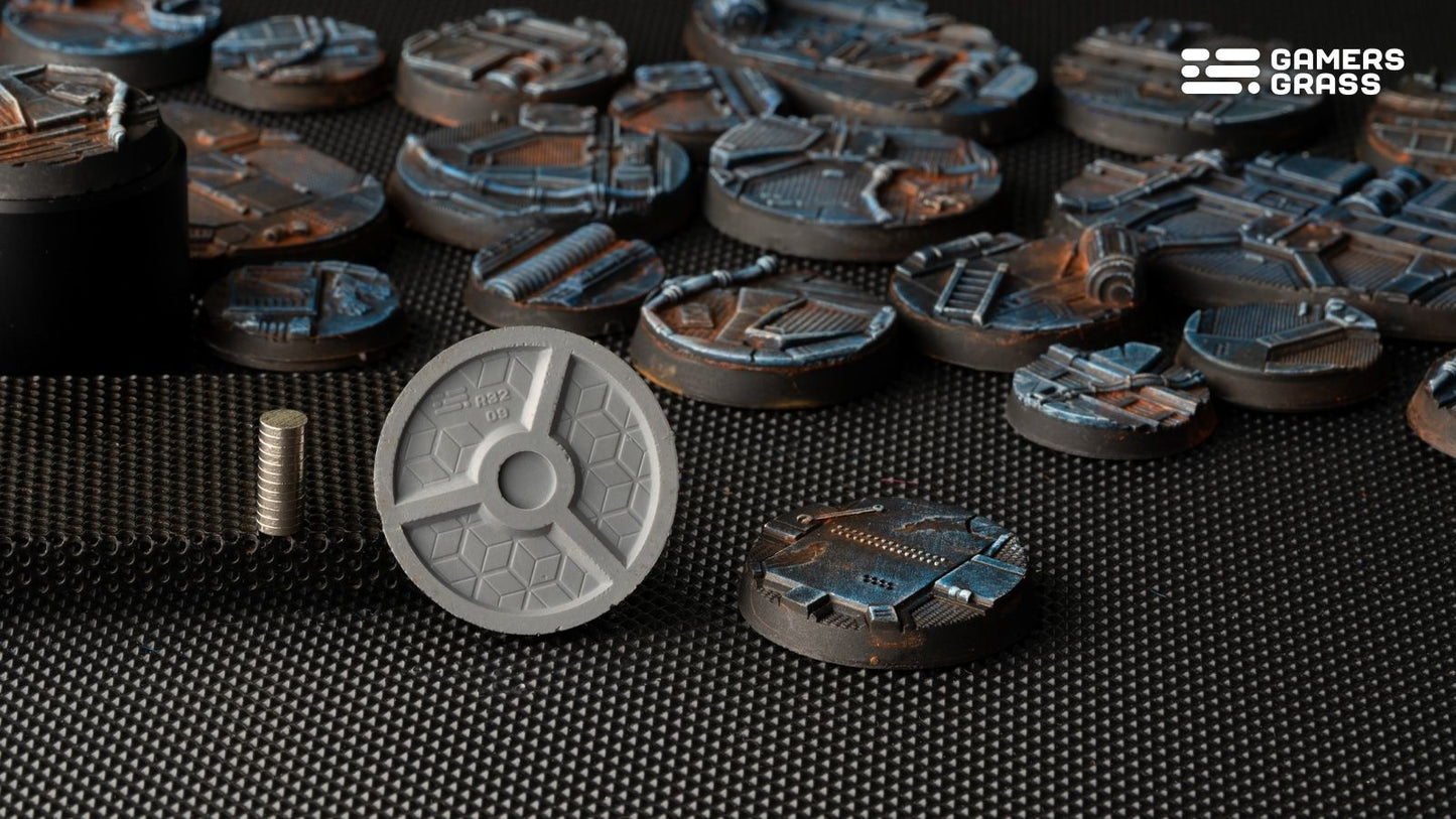 Spaceship Corridor Bases, Round 32mm (x8) - Gamers Grass