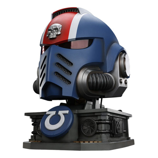 JOYTOY Warhammer 40,000: Space Marine 2 Replica Ultramarines Lieutenant Titus helmet with Display Stand 44 cm (Pre-Order)