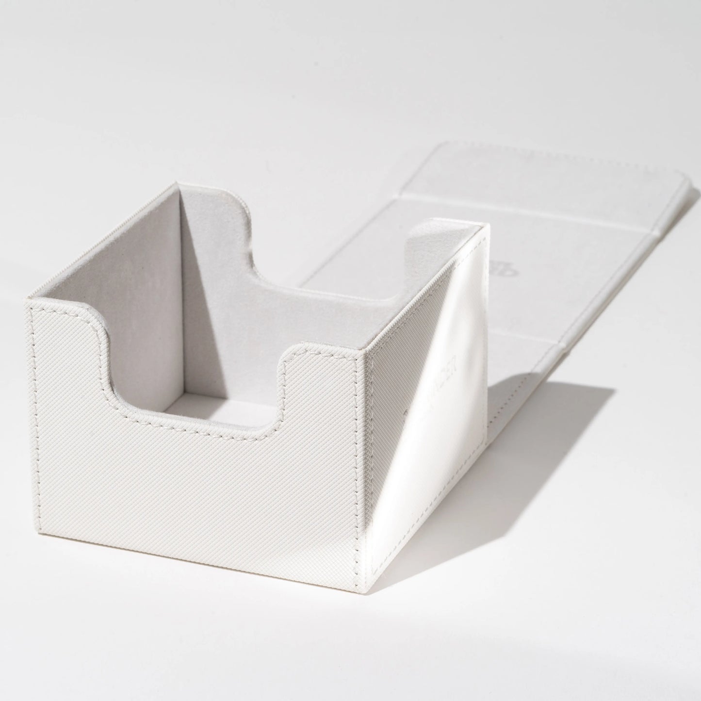 Ultimate Guard Sidewinder 133+ XenoSkin Monocolor White